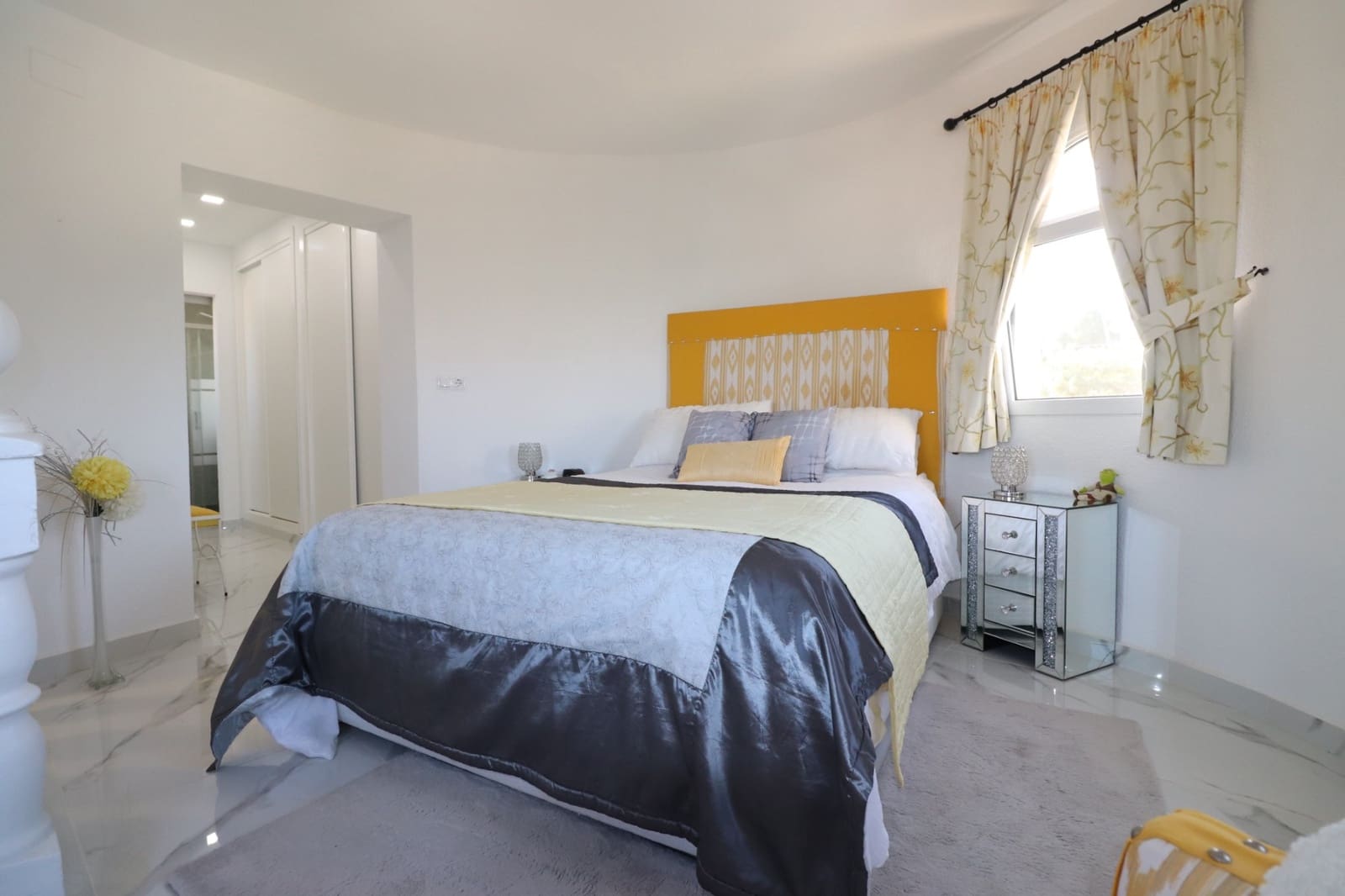 5 bedroom Villa for sale in Algorfa with pool garage - € 649,950 (Ref: 9445589)