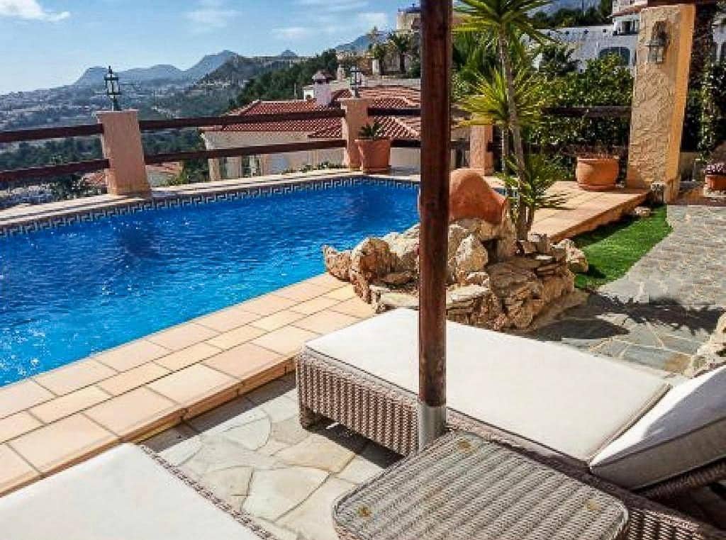 3 slaapkamer Villa te koop in Alfaz del Pi / L'Alfas del Pi met zwembad garage - € 1.210.000 (Ref: 9457817)