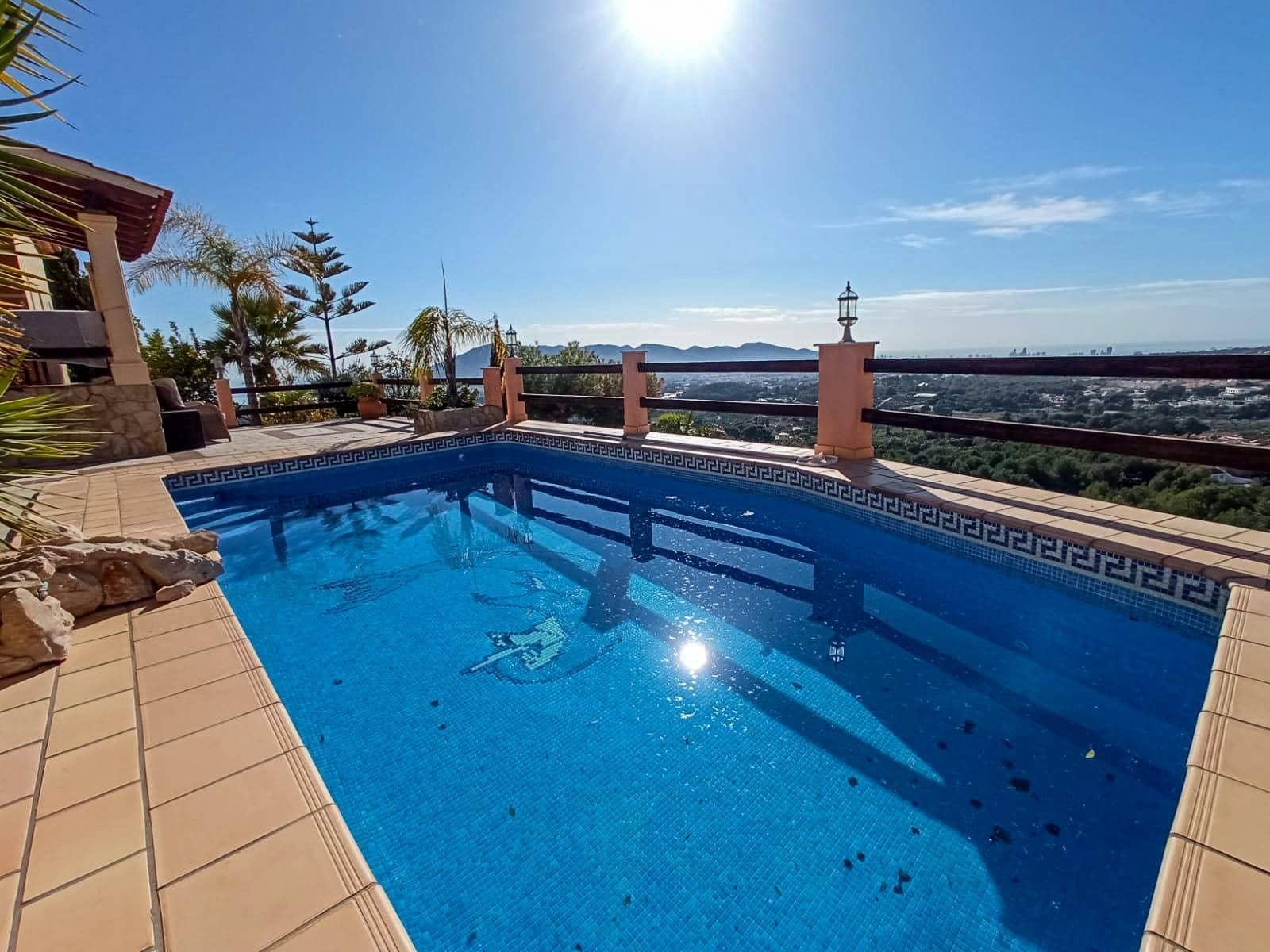 3 slaapkamer Villa te koop in Alfaz del Pi / L'Alfas del Pi met zwembad garage - € 1.210.000 (Ref: 9457817)