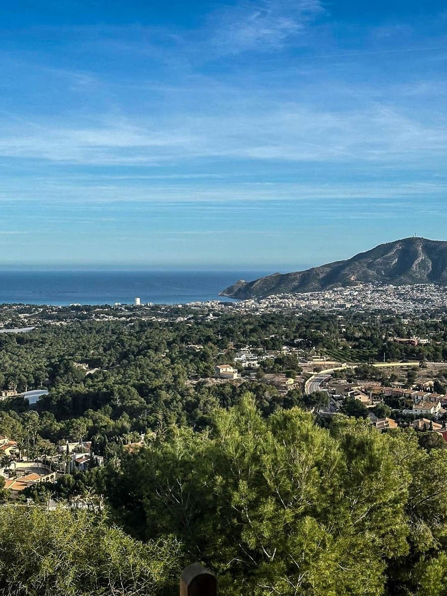 3 slaapkamer Villa te koop in Alfaz del Pi / L'Alfas del Pi met zwembad garage - € 1.210.000 (Ref: 9457817)