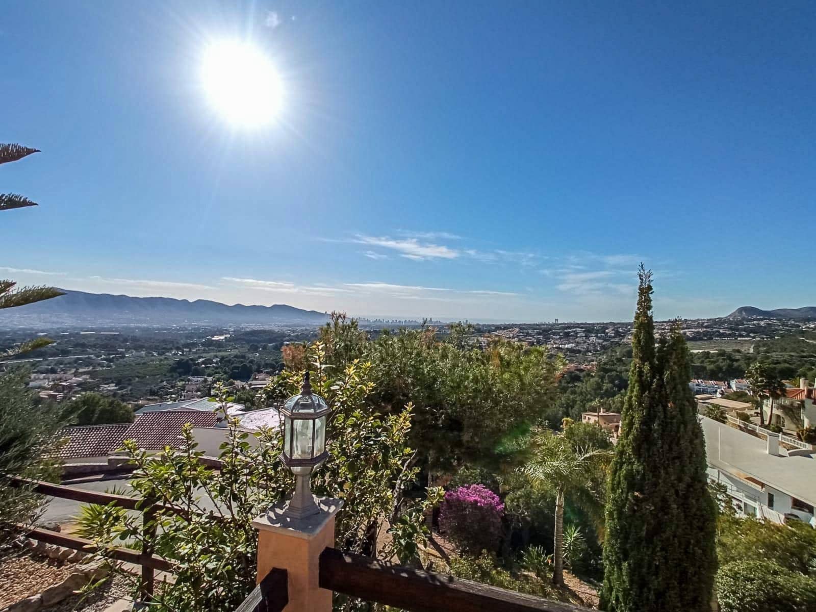 3 slaapkamer Villa te koop in Alfaz del Pi / L'Alfas del Pi met zwembad garage - € 1.210.000 (Ref: 9457817)