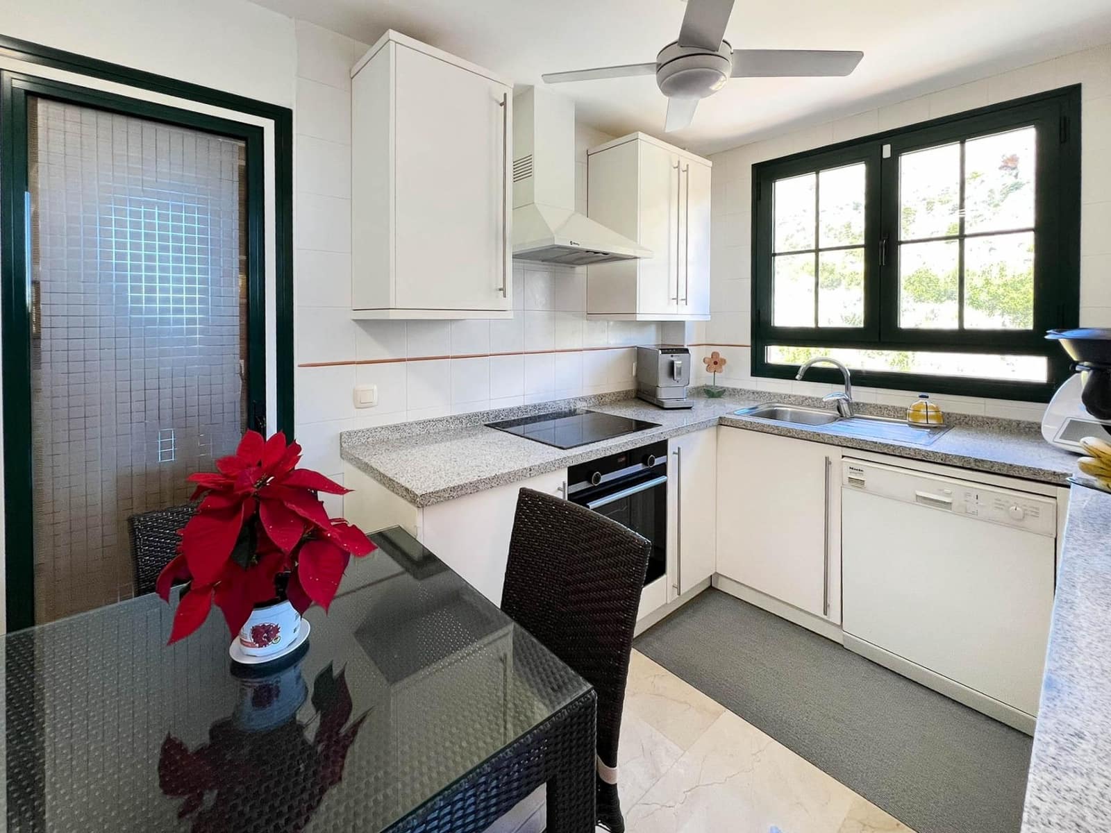 Apartamento de 3 habitaciones en Finestrat en venta con piscina garaje - 449.000 € (Ref: 9457823)