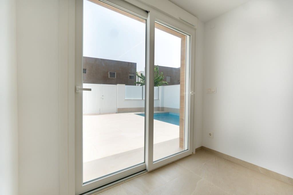 3 chambre Villa/Maison à vendre à San Pedro del Pinatar avec piscine - 389 000 € (Ref: 9462929)