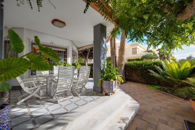 4 soveværelse Penthouse til salg i Calas Santiago Bernabéu, Santa Pola - € 1.700.000 (Ref: 9513398)