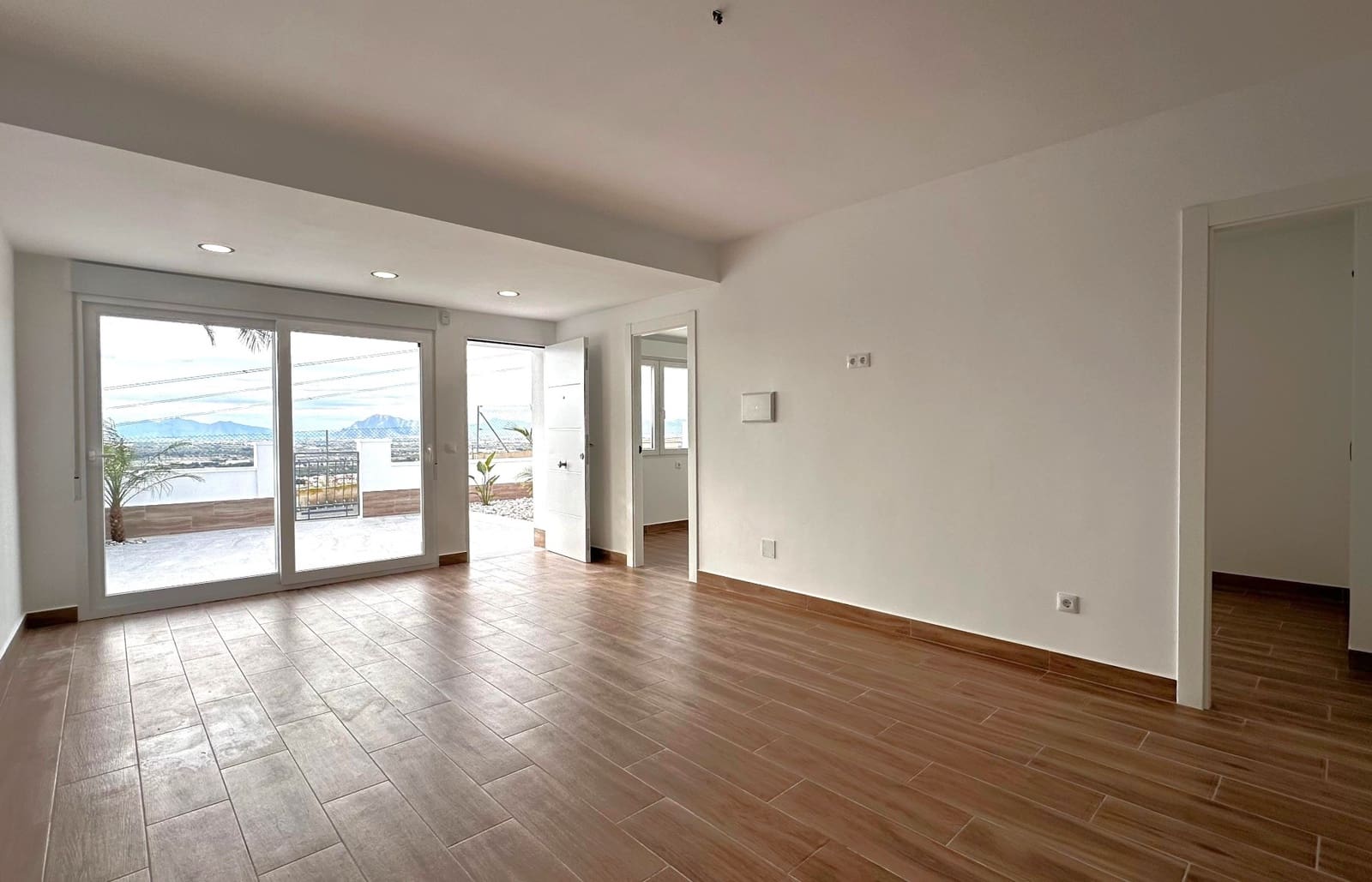 3 sypialnia Bungalow na sprzedaż w Ciudad Quesada z basenem garażem - 249 000 € (Ref: 9564176)