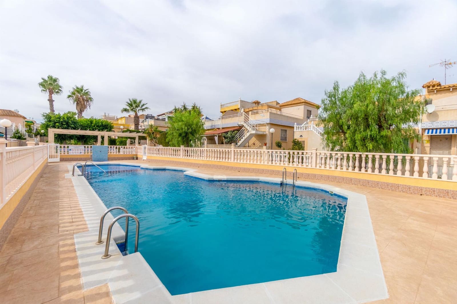 3 chambre Villa/Maison à vendre à Torrevieja avec piscine garage - 255 000 € (Ref: 9576699)