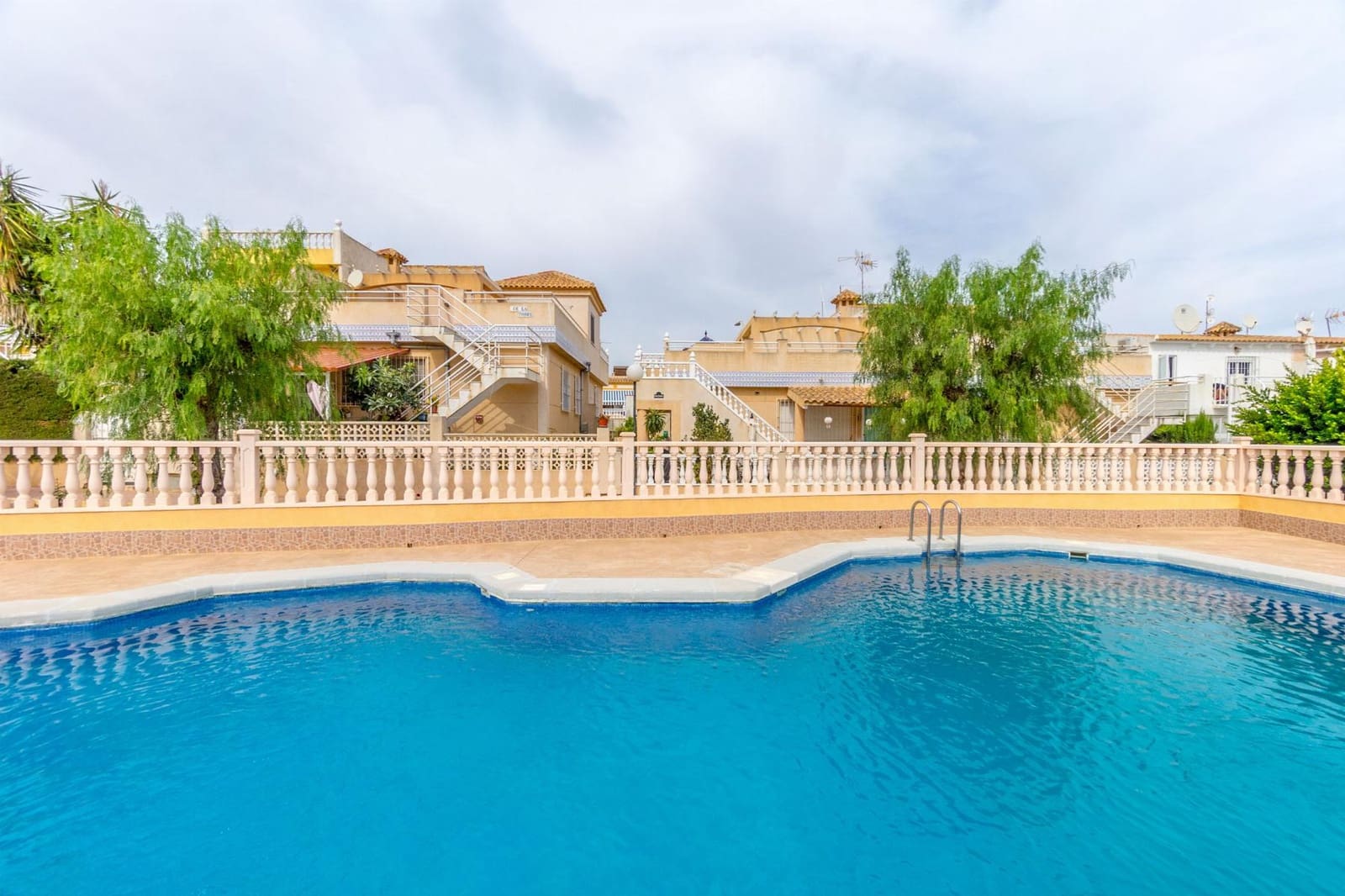 3 chambre Villa/Maison à vendre à Torrevieja avec piscine garage - 255 000 € (Ref: 9576699)