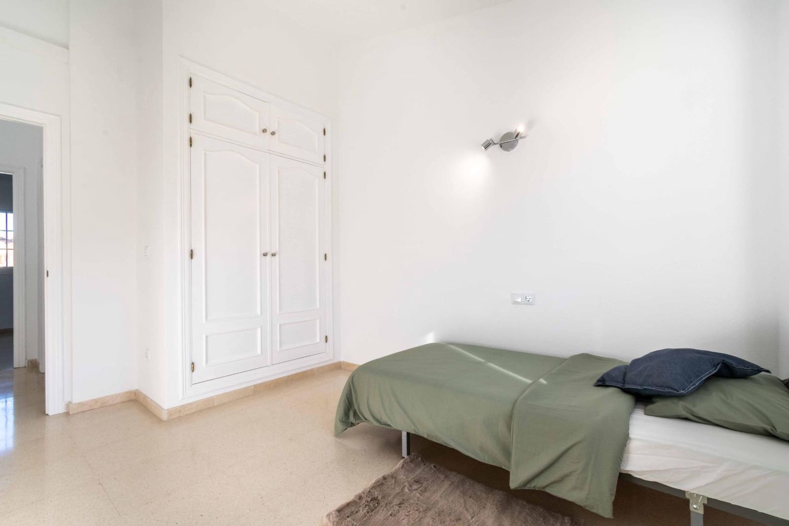 3 sypialnia Dom szeregowy na sprzedaż w Alfaz del Pi / L'Alfas del Pi z basenem garażem - 459 800 € (Ref: 9634247)