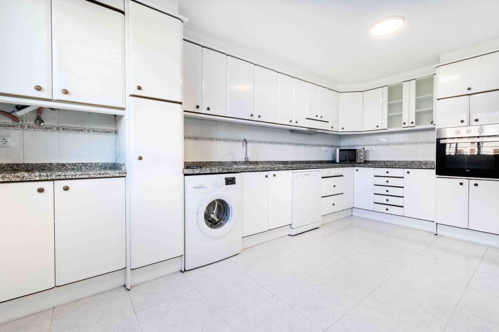 3 sypialnia Dom szeregowy na sprzedaż w Alfaz del Pi / L'Alfas del Pi z basenem garażem - 459 800 € (Ref: 9634247)