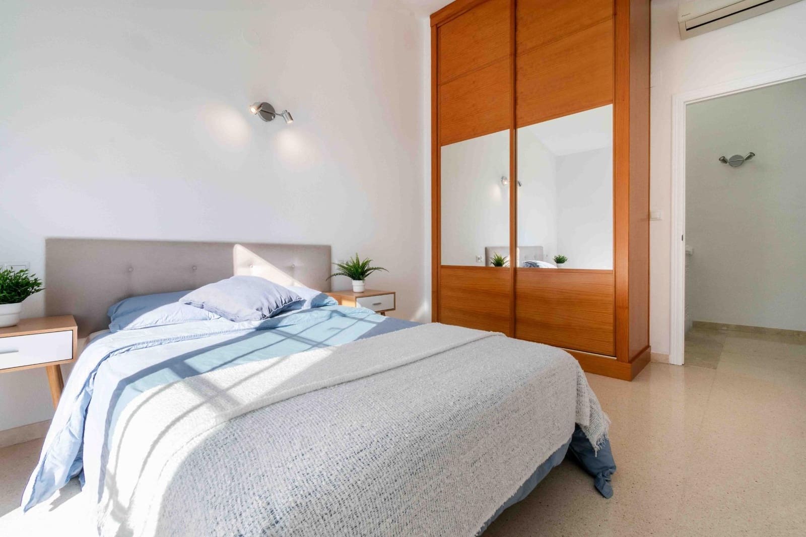 3 sypialnia Dom szeregowy na sprzedaż w Alfaz del Pi / L'Alfas del Pi z basenem garażem - 459 800 € (Ref: 9634247)