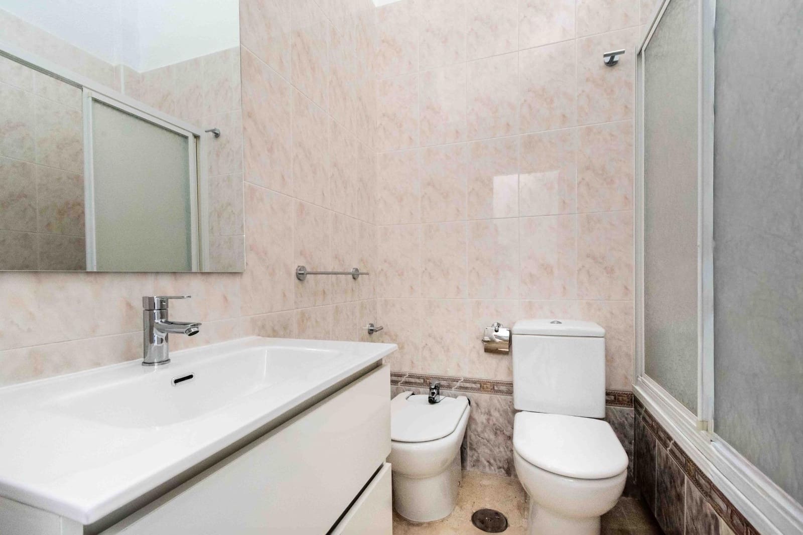 3 sypialnia Dom szeregowy na sprzedaż w Alfaz del Pi / L'Alfas del Pi z basenem garażem - 459 800 € (Ref: 9634247)