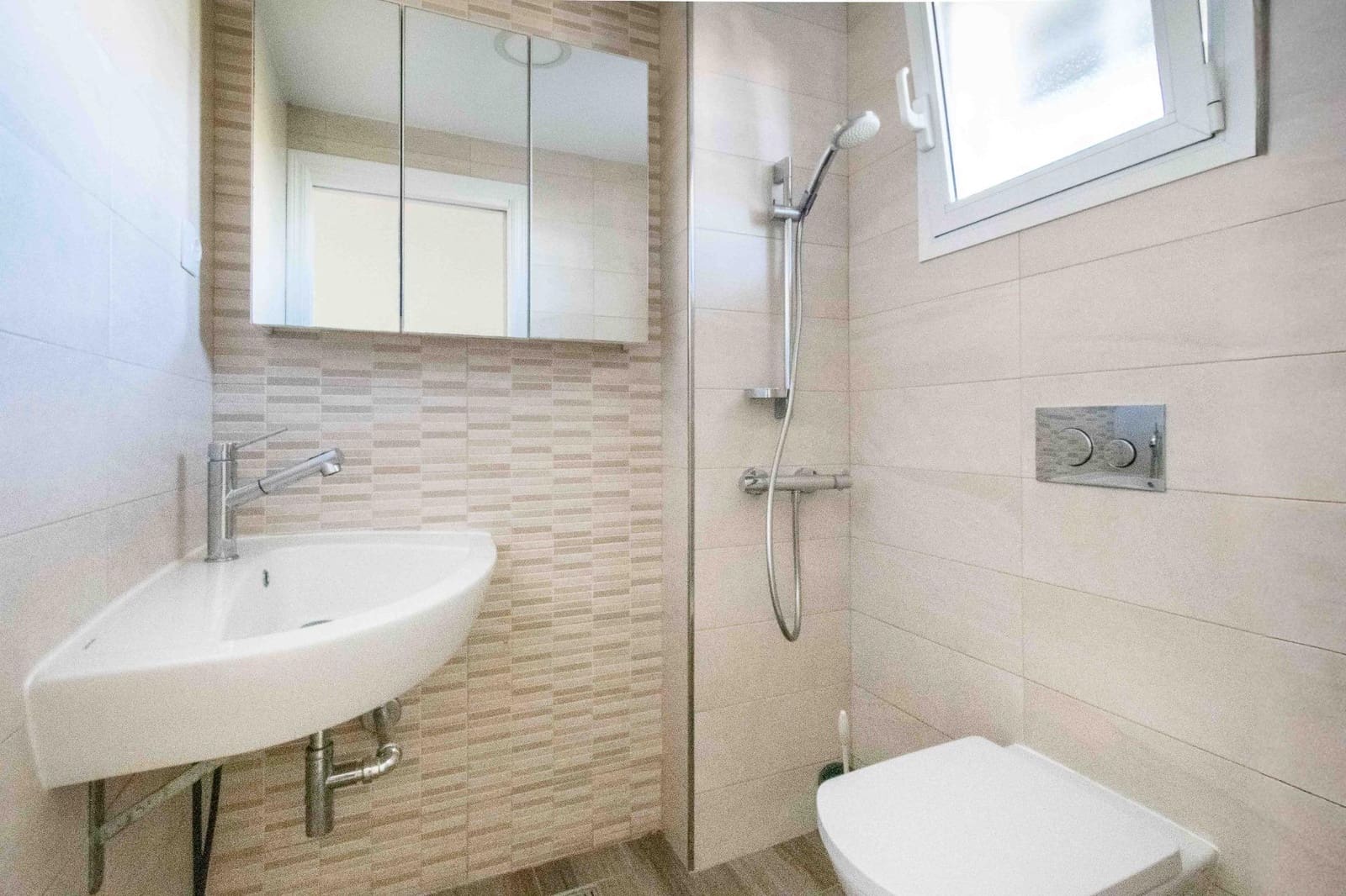 3 sypialnia Dom szeregowy na sprzedaż w Alfaz del Pi / L'Alfas del Pi z basenem garażem - 459 800 € (Ref: 9634247)