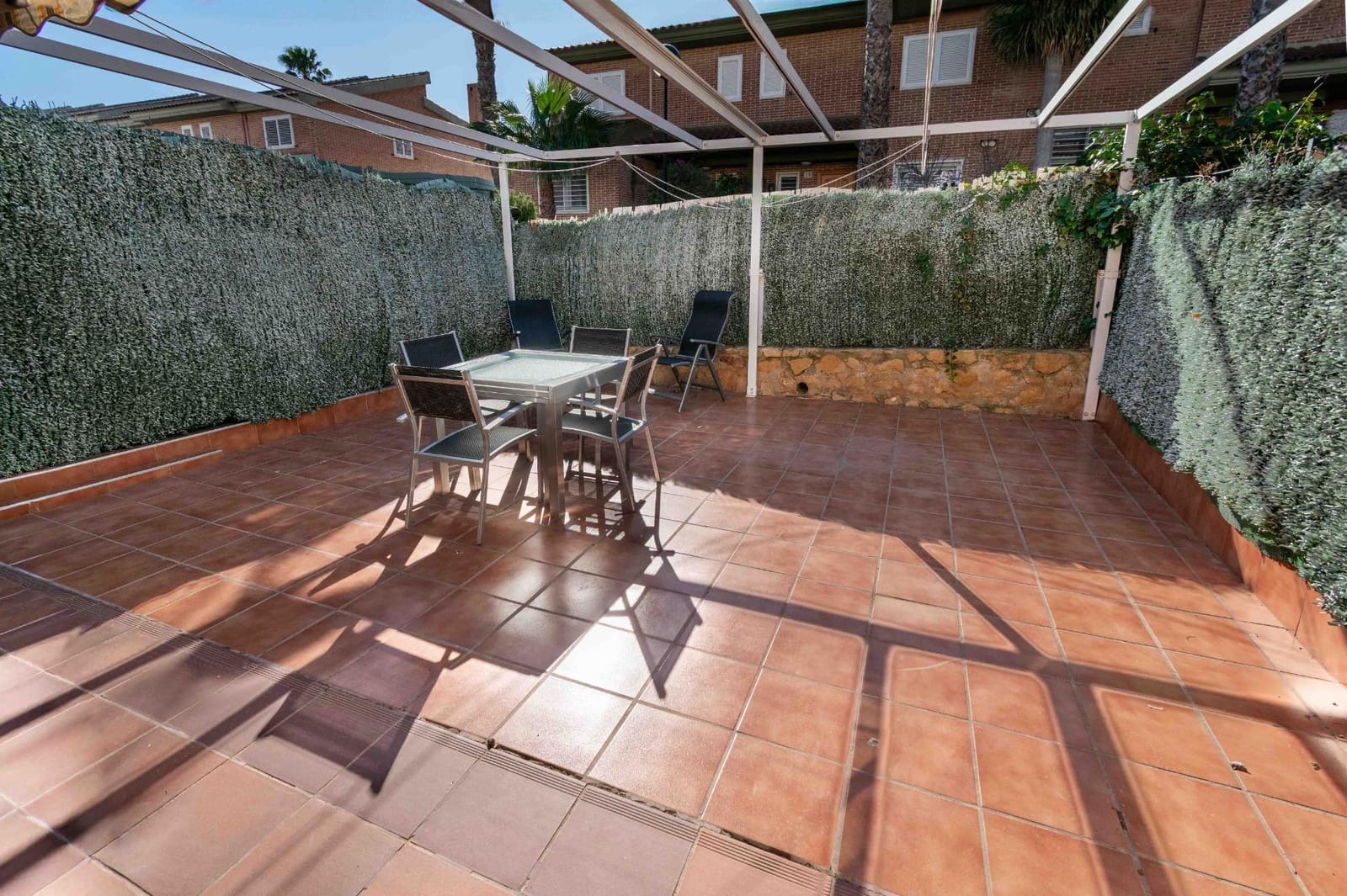 3 sypialnia Dom szeregowy na sprzedaż w Alfaz del Pi / L'Alfas del Pi z basenem garażem - 459 800 € (Ref: 9634247)