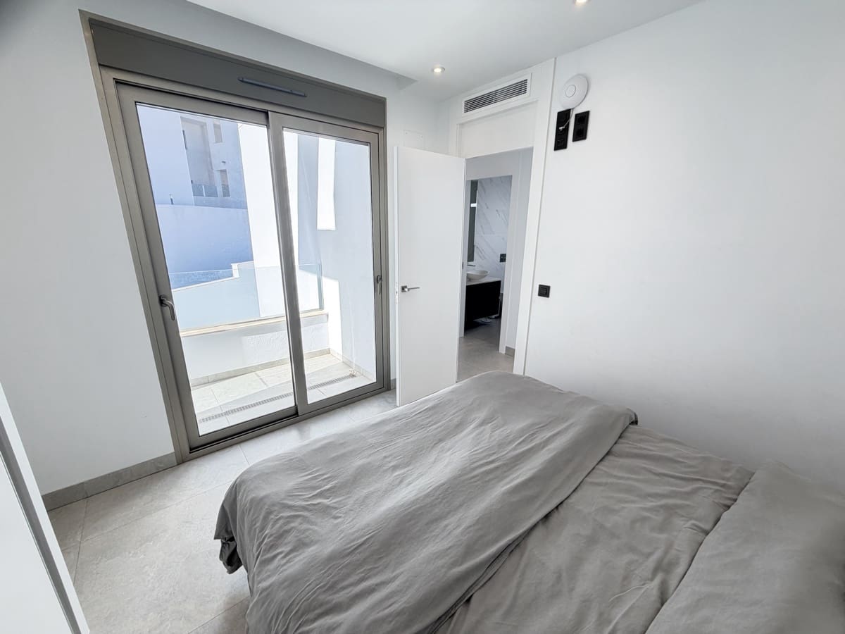 4 soveværelse Villa til salg i Villamartin med swimmingpool garage - € 525.000 (Ref: 9649767)