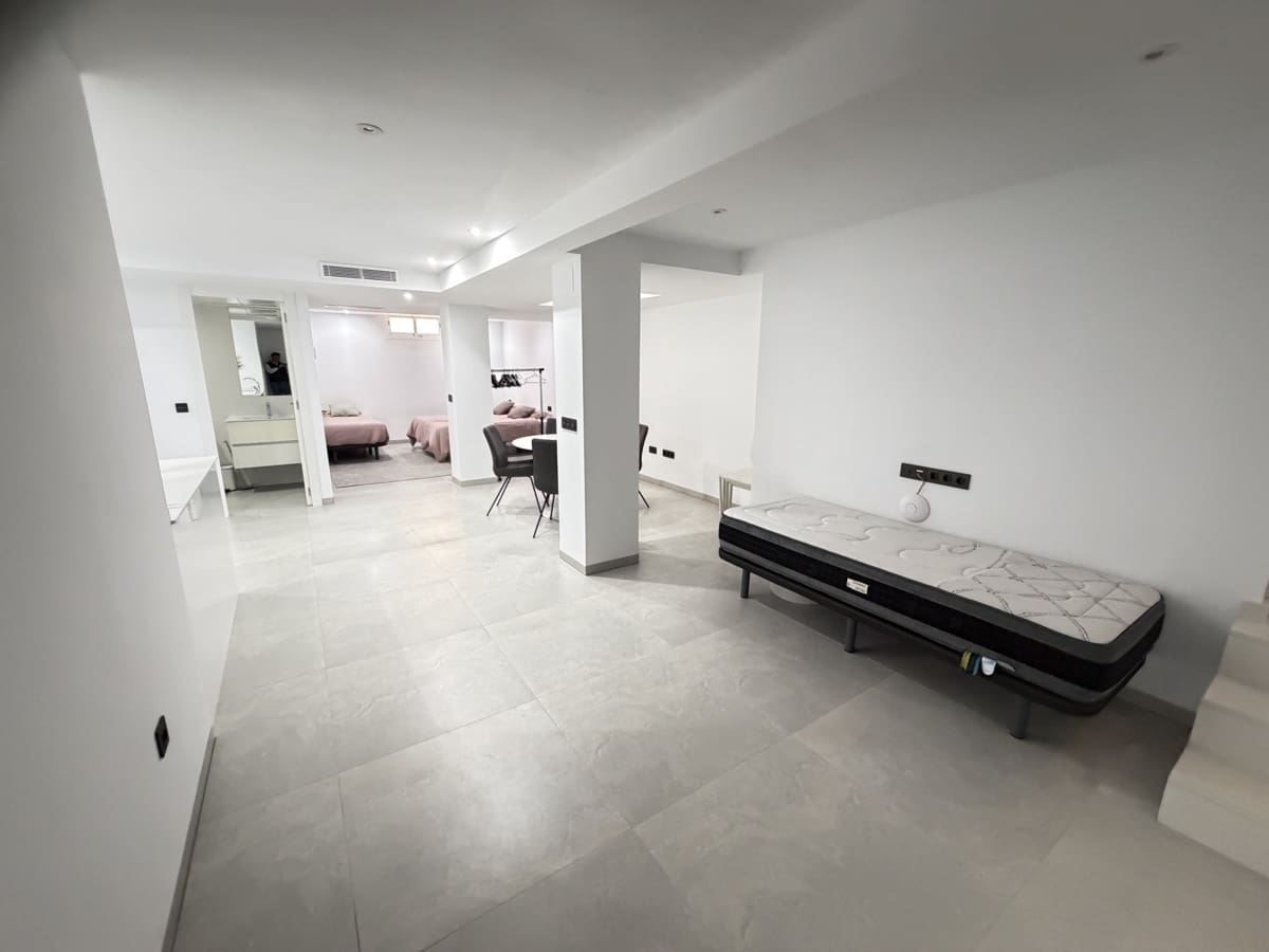 4 soveværelse Villa til salg i Villamartin med swimmingpool garage - € 525.000 (Ref: 9649767)