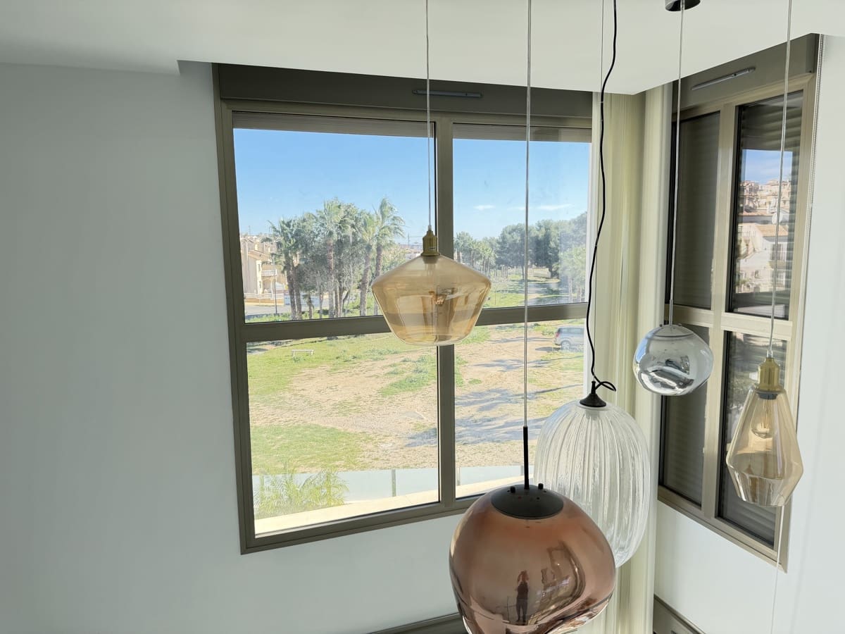 4 soveværelse Villa til salg i Villamartin med swimmingpool garage - € 525.000 (Ref: 9649767)