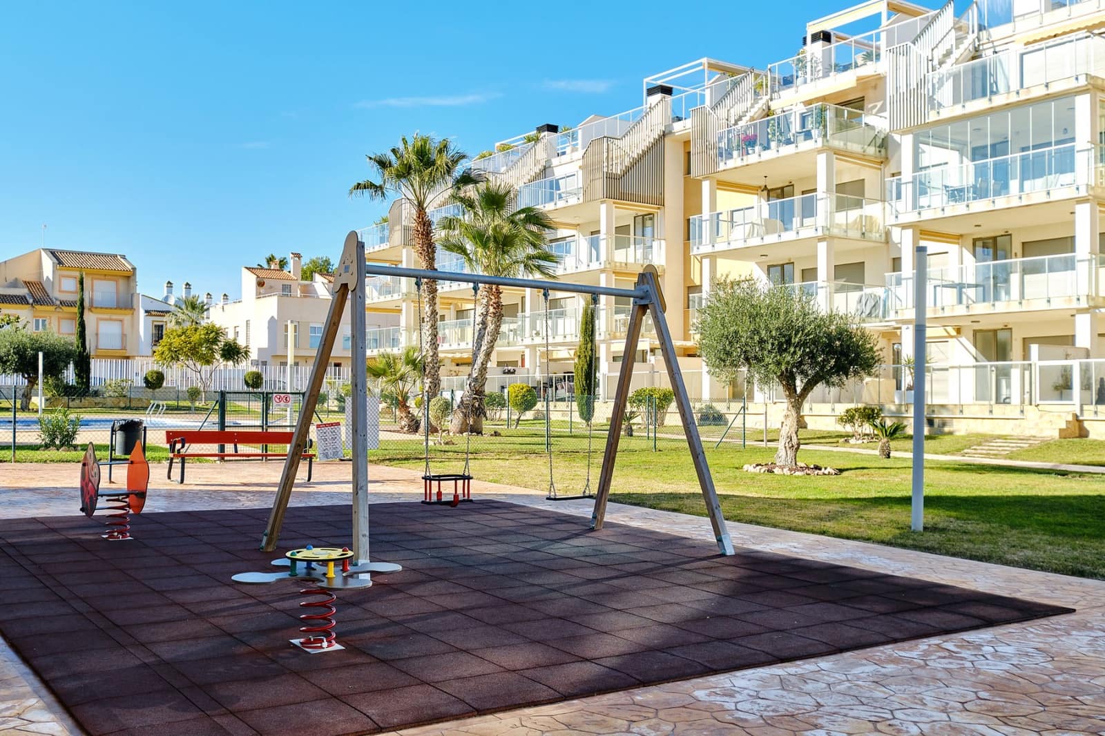 2 soverom Leilighet til salgs i Orihuela Costa med svømmebasseng garasje - € 255 000 (Ref: 9656491)