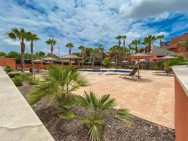 2 soveværelse Lejlighed til salg i Orihuela Costa med swimmingpool garage - € 275.000 (Ref: 9679378)