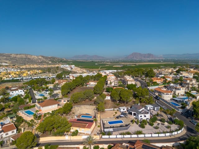 Ubebygd land til salgs i Algorfa - € 850 000 (Ref: 9686411)
