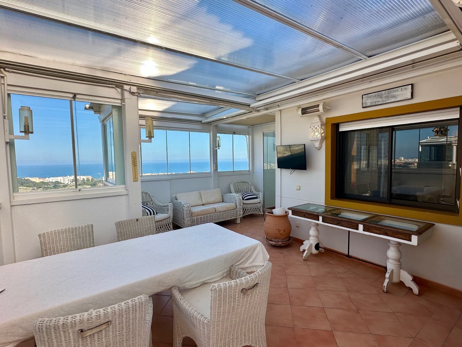 2 sovrum Takvåning till salu i Guardamar del Segura med pool garage - 419 000 € (Ref: 9714752)