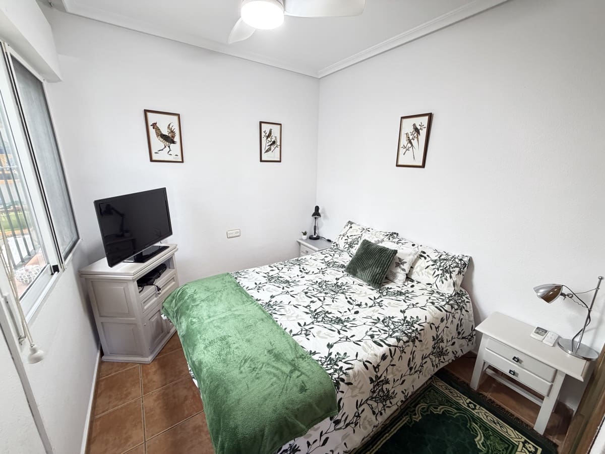 4 quarto Bungalow para venda em La Zenia com piscina - 289 000 € (Ref: 9715171)