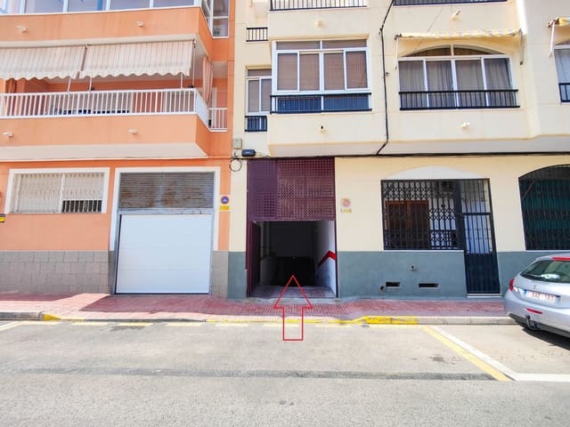 Garaje en Avenida Habaneras - Curva de Palangre, Torrevieja en venta - 10.000 € (Ref: 9747196)