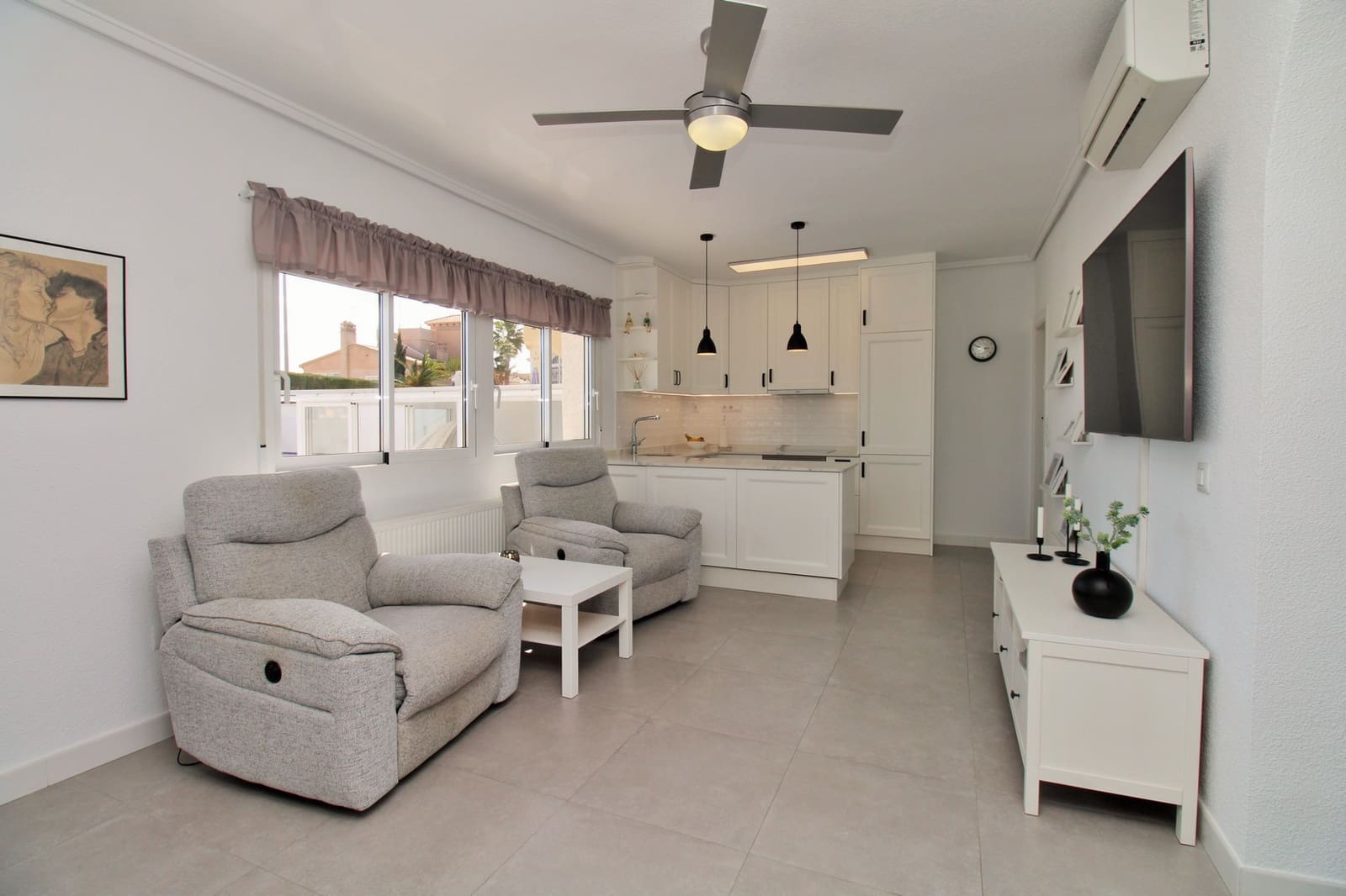3 soveværelse Villa til salg i Villamartin med swimmingpool garage - € 479.000 (Ref: 9778120)