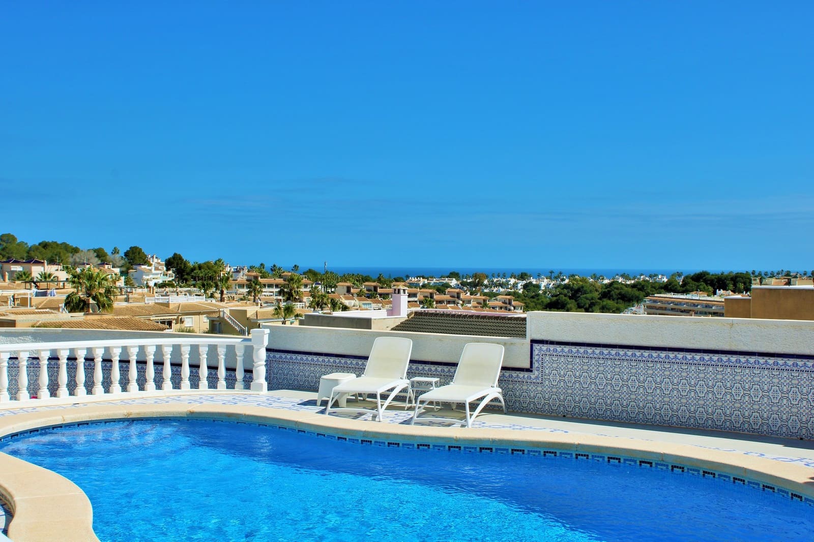 3 soveværelse Villa til salg i Villamartin med swimmingpool garage - € 479.000 (Ref: 9778120)