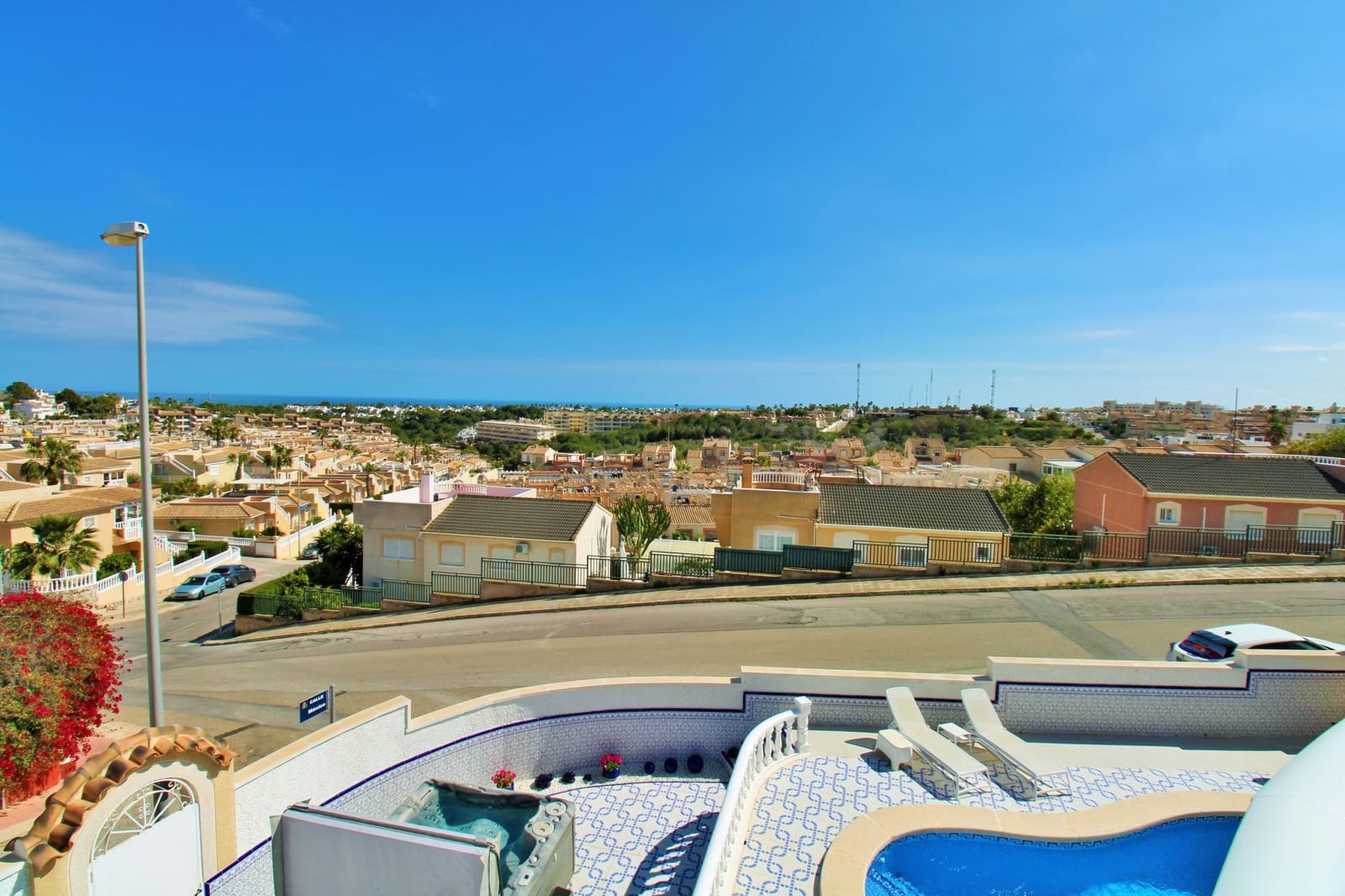 3 soveværelse Villa til salg i Villamartin med swimmingpool garage - € 479.000 (Ref: 9778120)