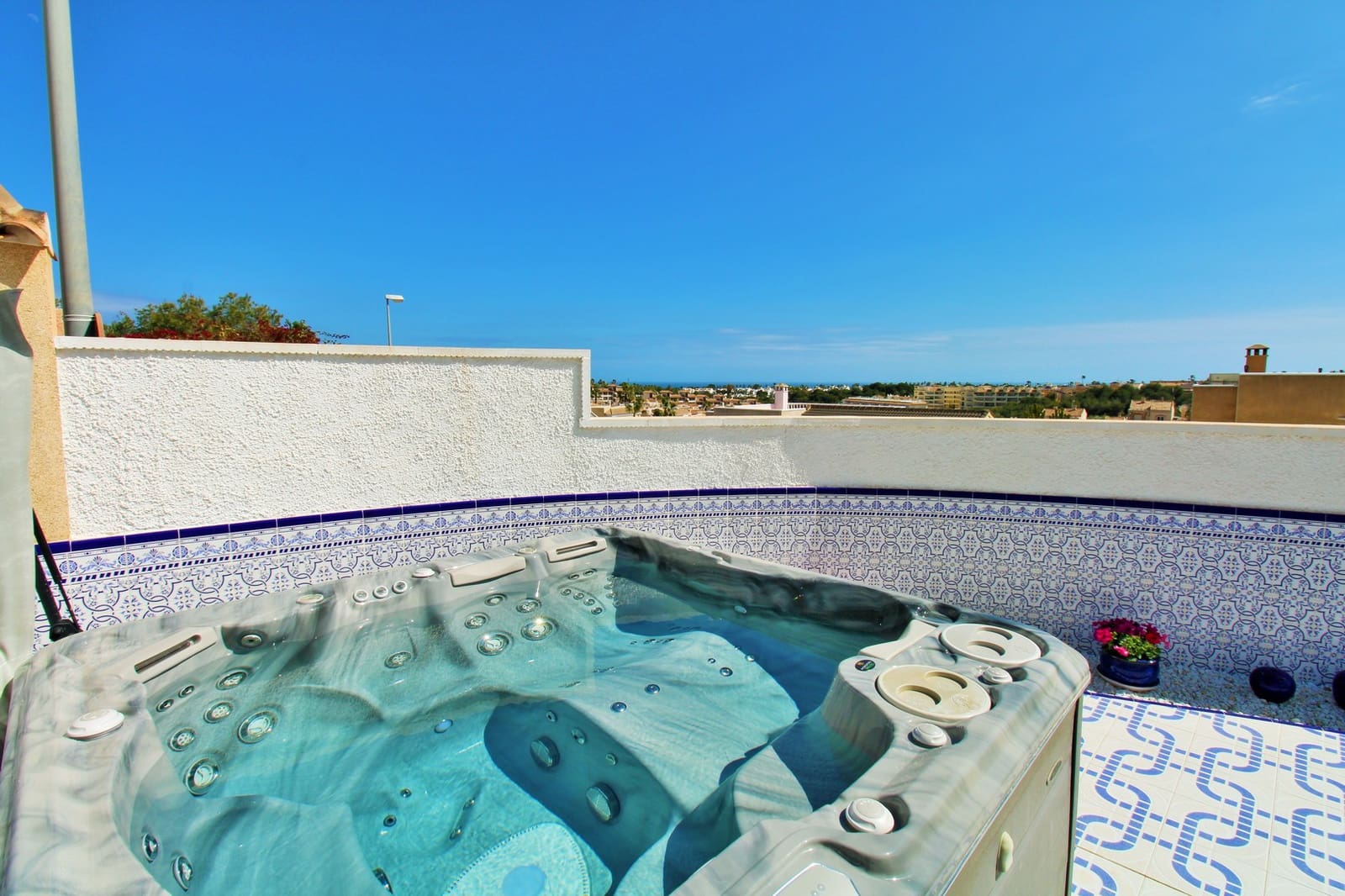 3 soveværelse Villa til salg i Villamartin med swimmingpool garage - € 479.000 (Ref: 9778120)