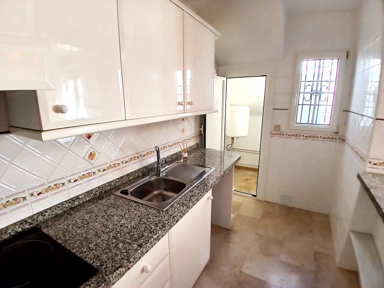 2 slaapkamer Bungalow te koop in Villamartin met zwembad - € 198.000 (Ref: 9784123)