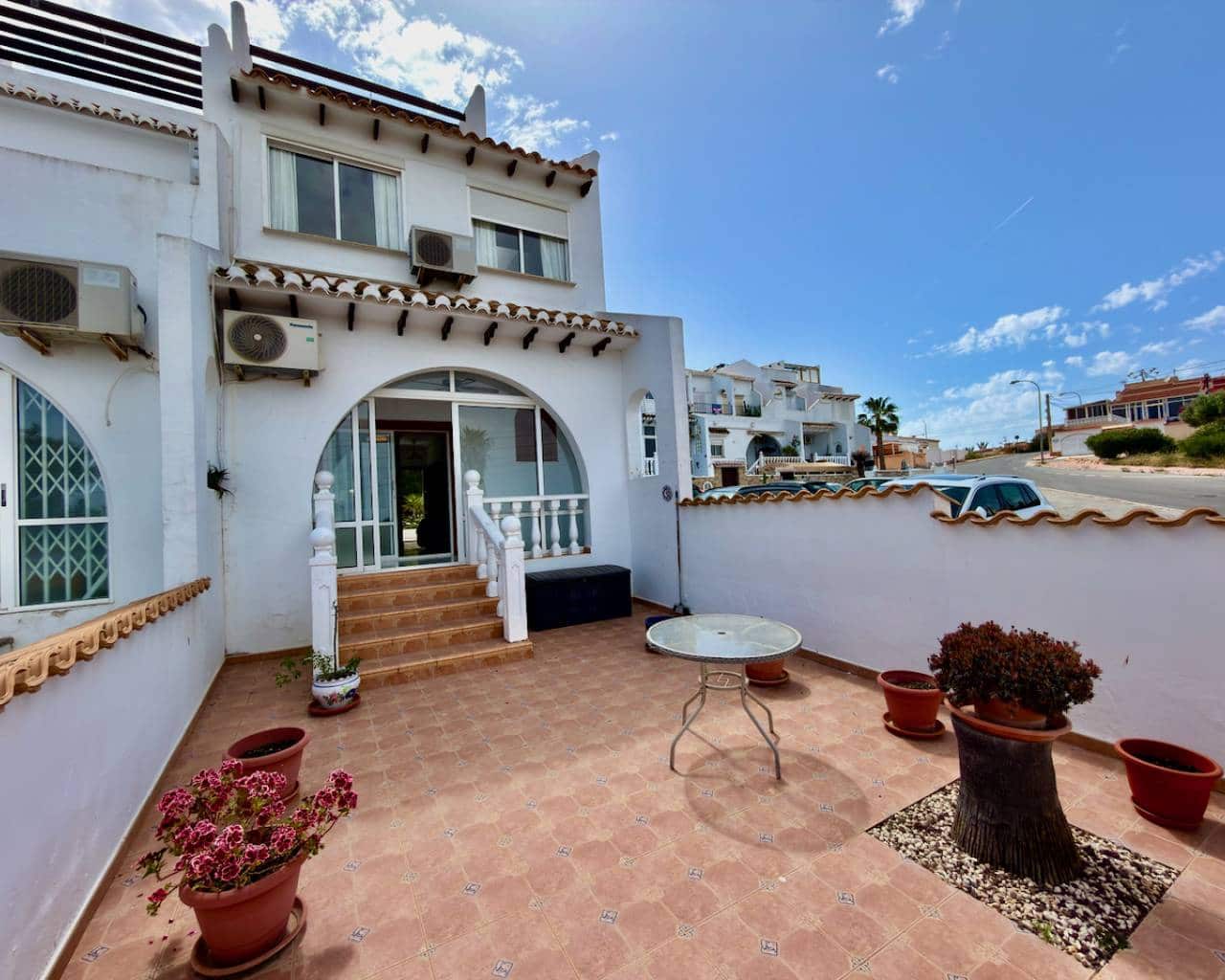 2 soverom Villa til salgs i Ciudad Quesada med svømmebasseng garasje - € 210 000 (Ref: 9800701)