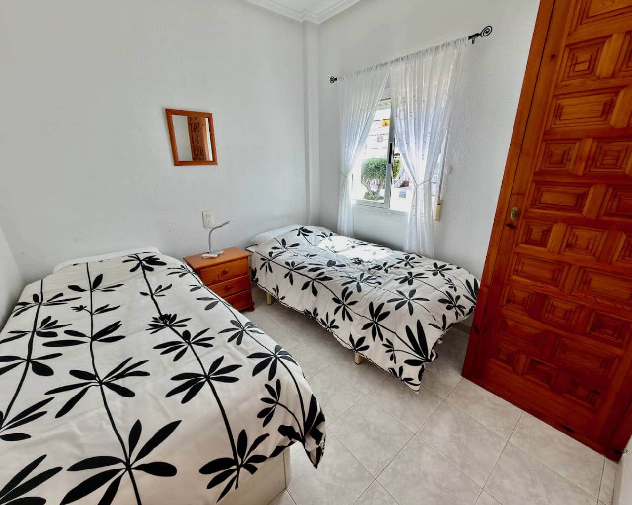 2 soverom Villa til salgs i Ciudad Quesada med svømmebasseng garasje - € 210 000 (Ref: 9800701)