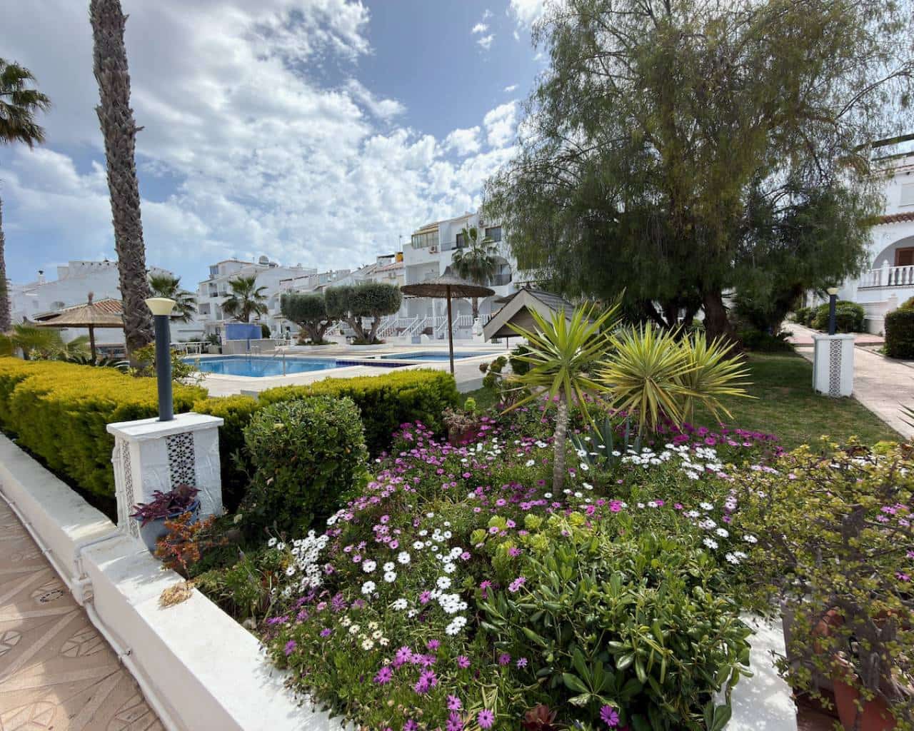 2 soverom Villa til salgs i Ciudad Quesada med svømmebasseng garasje - € 210 000 (Ref: 9800701)