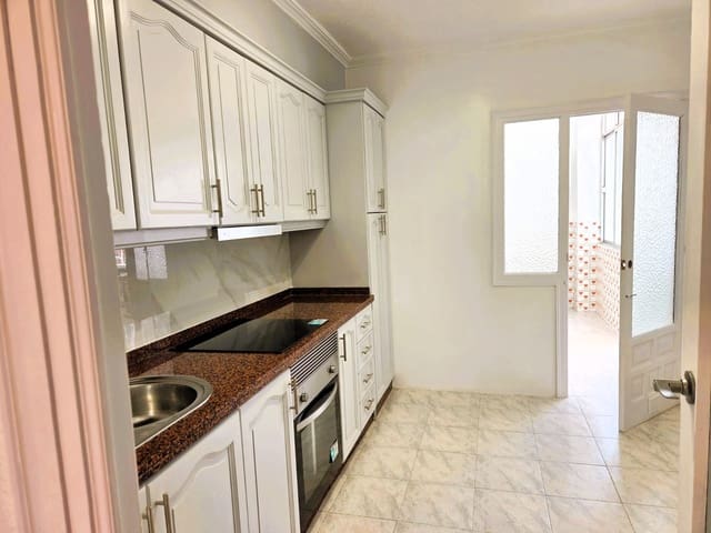 3 soveværelse Lejlighed til salg i Las Piscinas Naturales, Torrevieja - € 189.000 (Ref: 9805251)