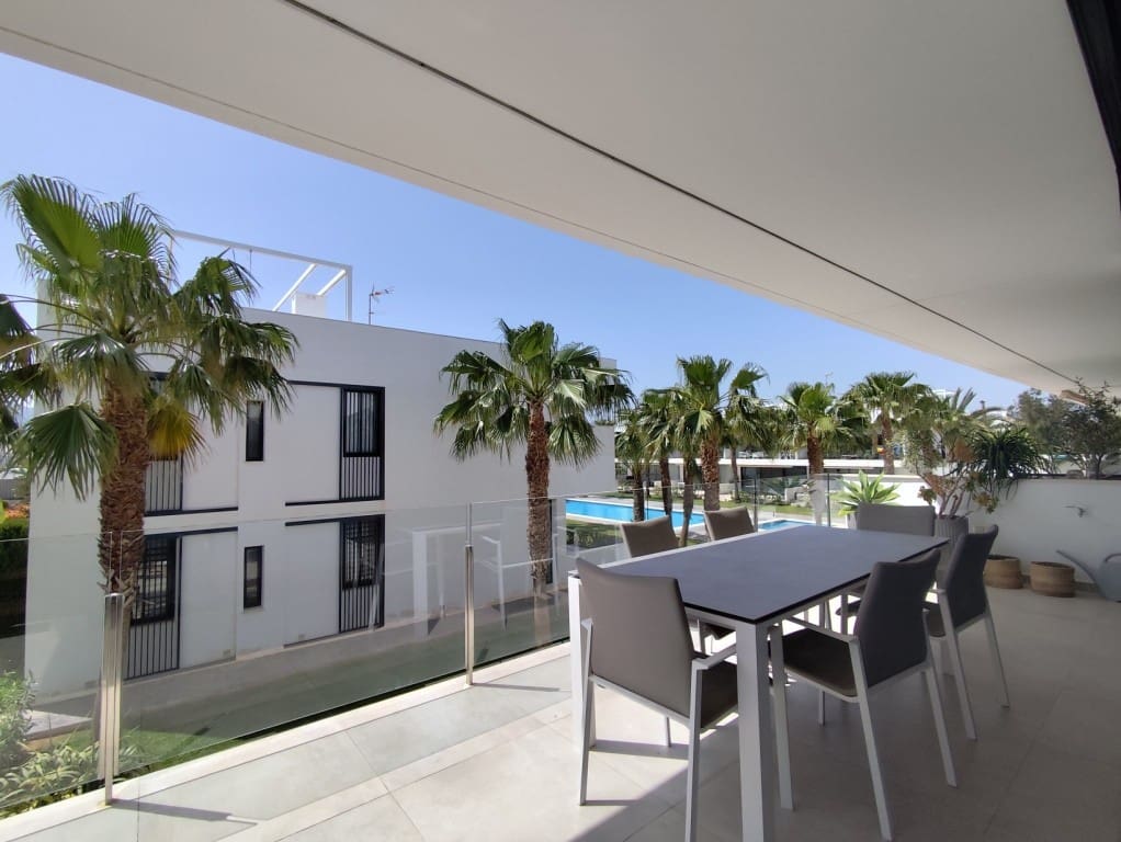 3 quarto Penthouse para venda em Mar de Cristal com piscina - 325 000 € (Ref: 9809400)