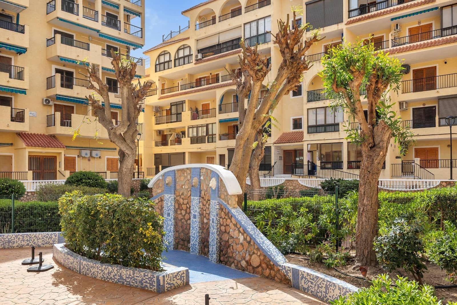 1 soverom Leilighet til salgs i Torrevieja med svømmebasseng garasje - € 169 900 (Ref: 9825609)