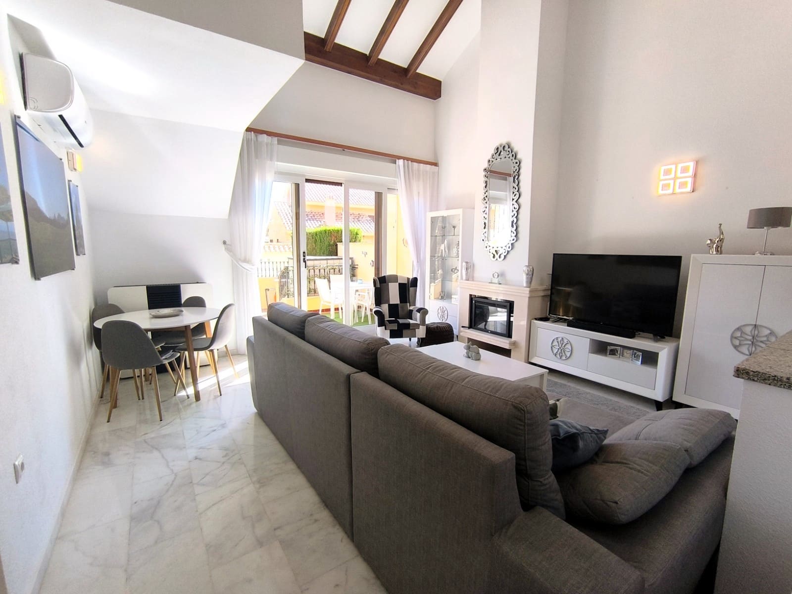 2 soveværelse Bungalow til salg i Algorfa med swimmingpool garage - € 249.950 (Ref: 9828883)