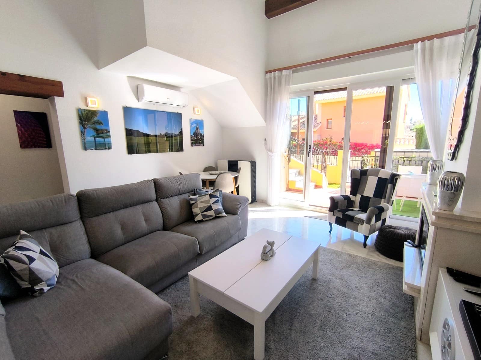 2 soveværelse Bungalow til salg i Algorfa med swimmingpool garage - € 249.950 (Ref: 9828883)