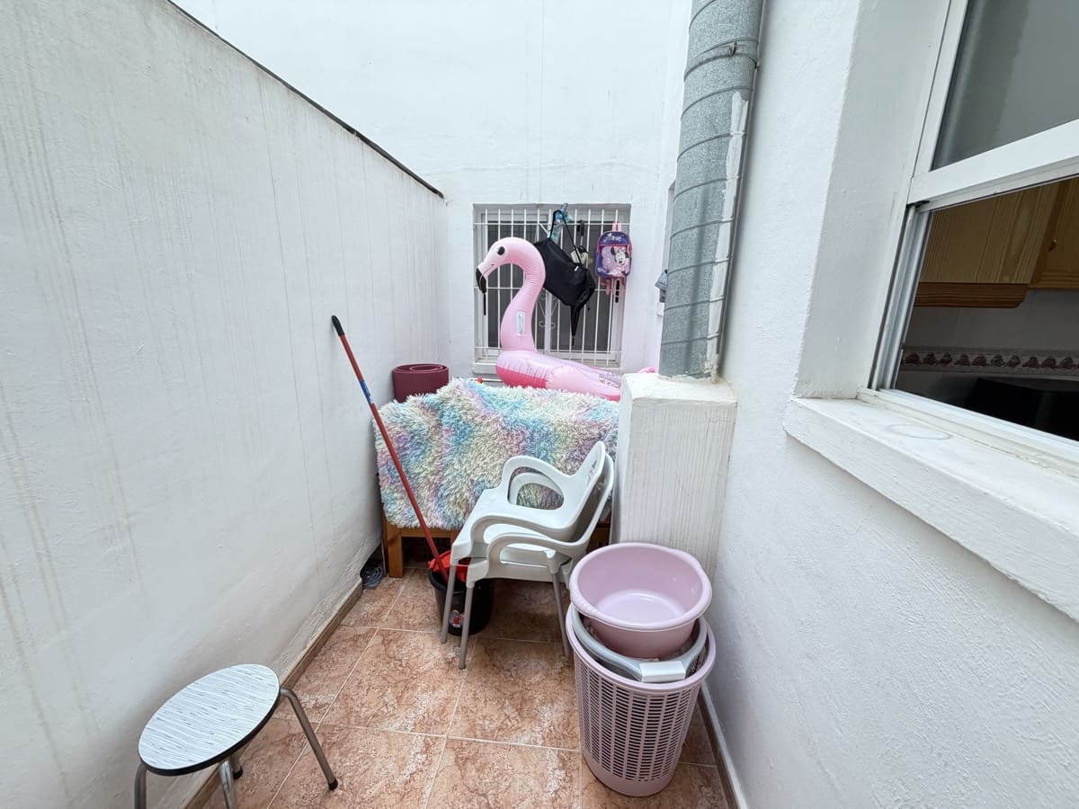 2 makuuhuone Huoneisto myytävänä paikassa Torrevieja mukana uima-altaan - 150 000 € (Ref: 9831983)