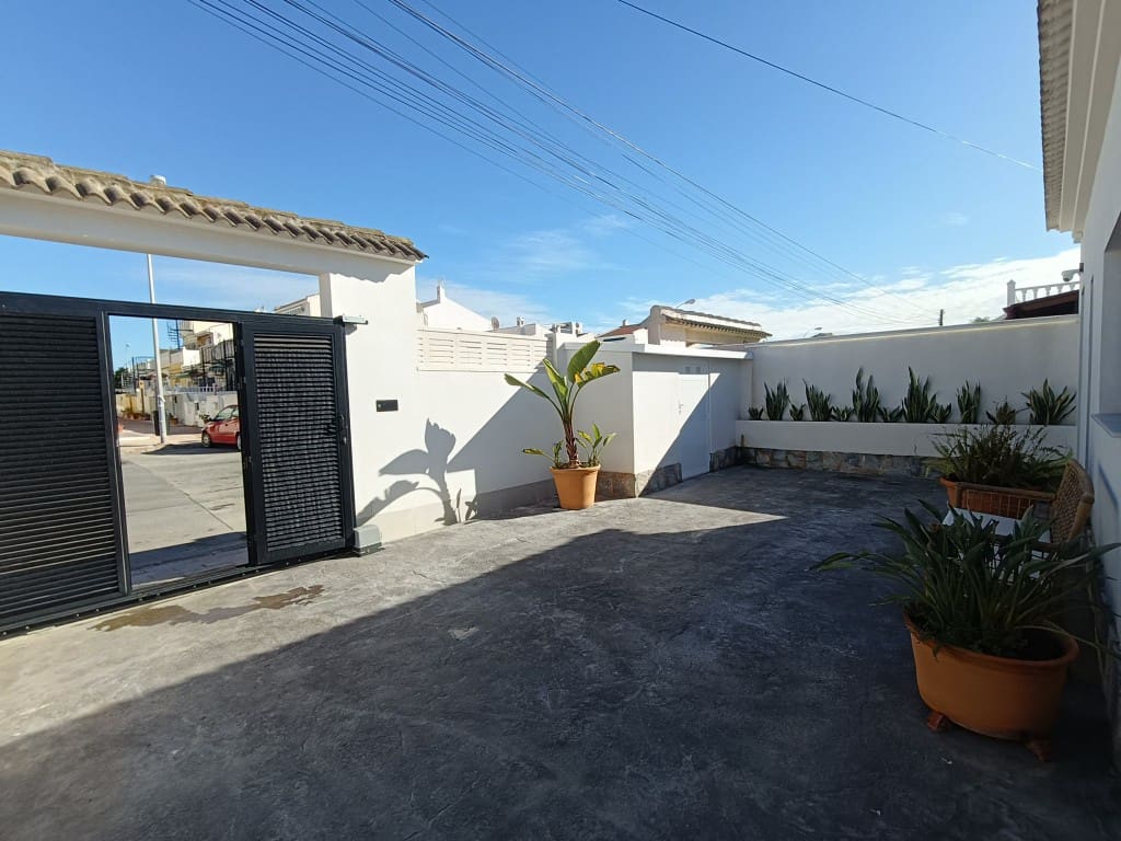 3 bedroom Villa for sale in El Chaparral with pool - € 459,000 (Ref: 9834039)
