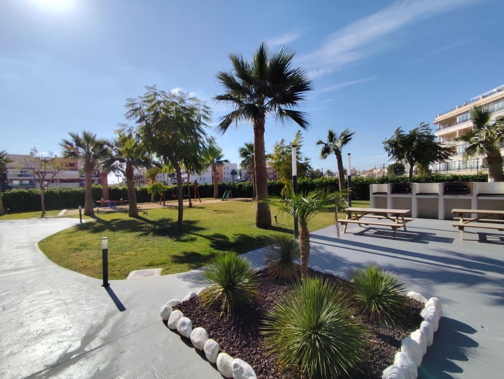2 makuuhuone Huoneisto myytävänä paikassa Orihuela Costa mukana uima-altaan - 339 000 € (Ref: 9834042)