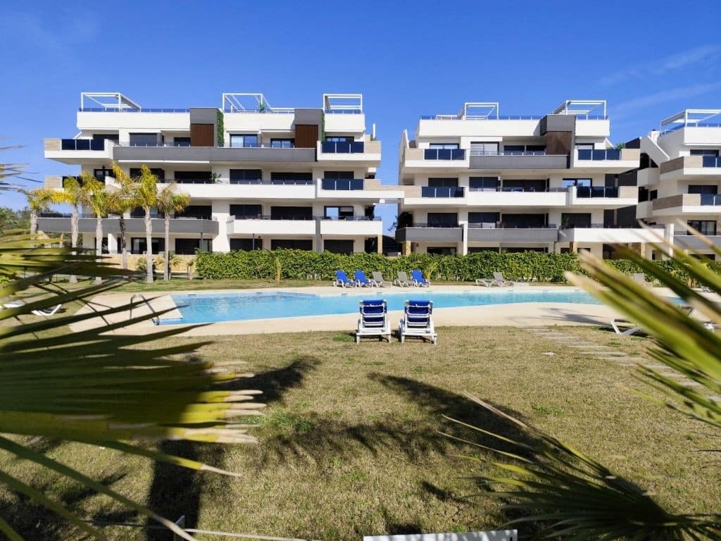 2 makuuhuone Huoneisto myytävänä paikassa Orihuela Costa mukana uima-altaan - 339 000 € (Ref: 9834042)