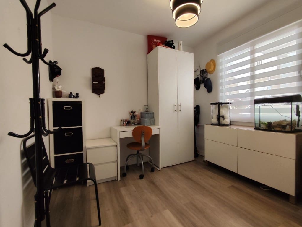 2 soverom Leilighet til salgs i Torrevieja med svømmebasseng - € 165 000 (Ref: 9838264)