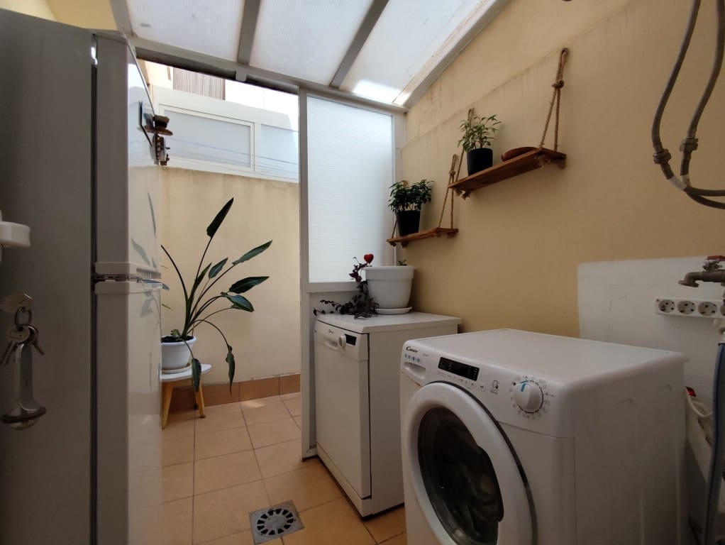 2 soverom Leilighet til salgs i Torrevieja med svømmebasseng - € 165 000 (Ref: 9838264)