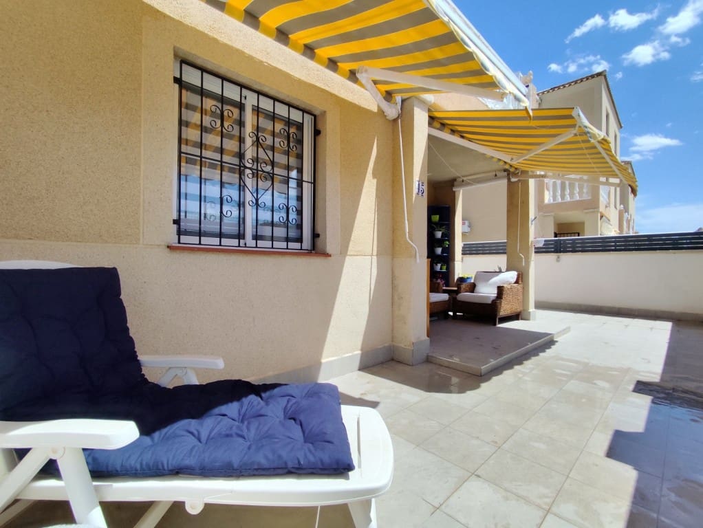 2 soverom Leilighet til salgs i Torrevieja med svømmebasseng - € 165 000 (Ref: 9838264)