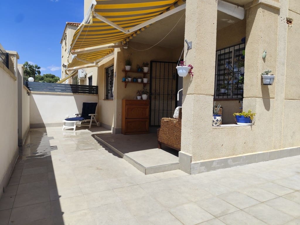 2 soverom Leilighet til salgs i Torrevieja med svømmebasseng - € 165 000 (Ref: 9838264)