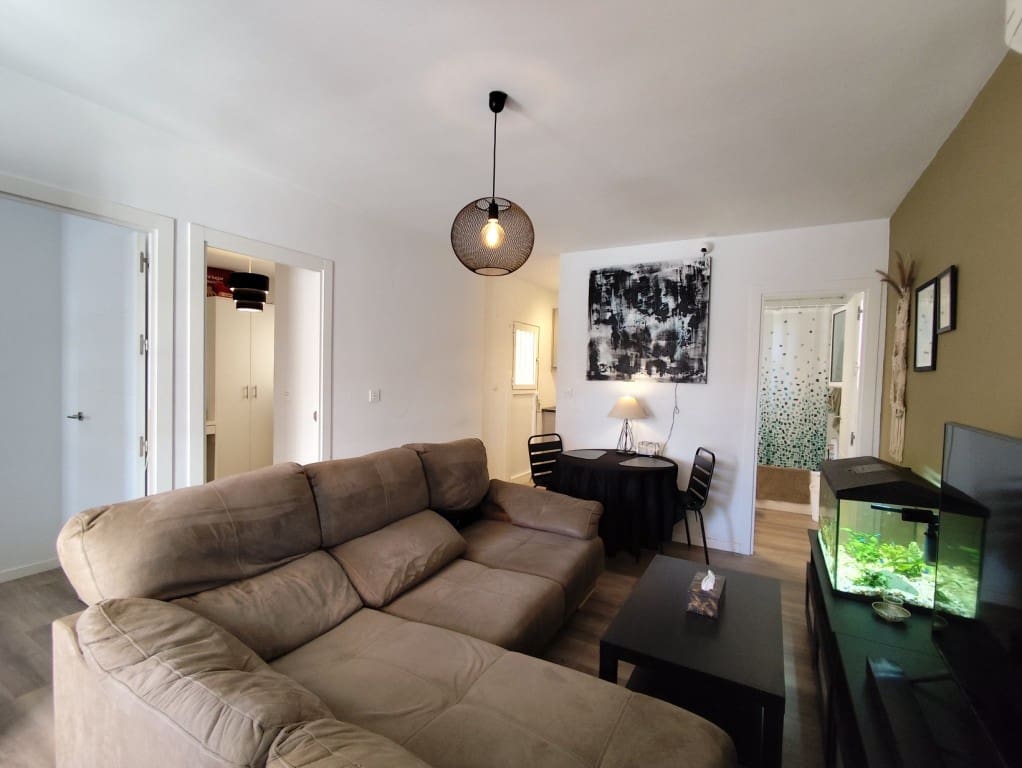 2 soverom Leilighet til salgs i Torrevieja med svømmebasseng - € 165 000 (Ref: 9838265)