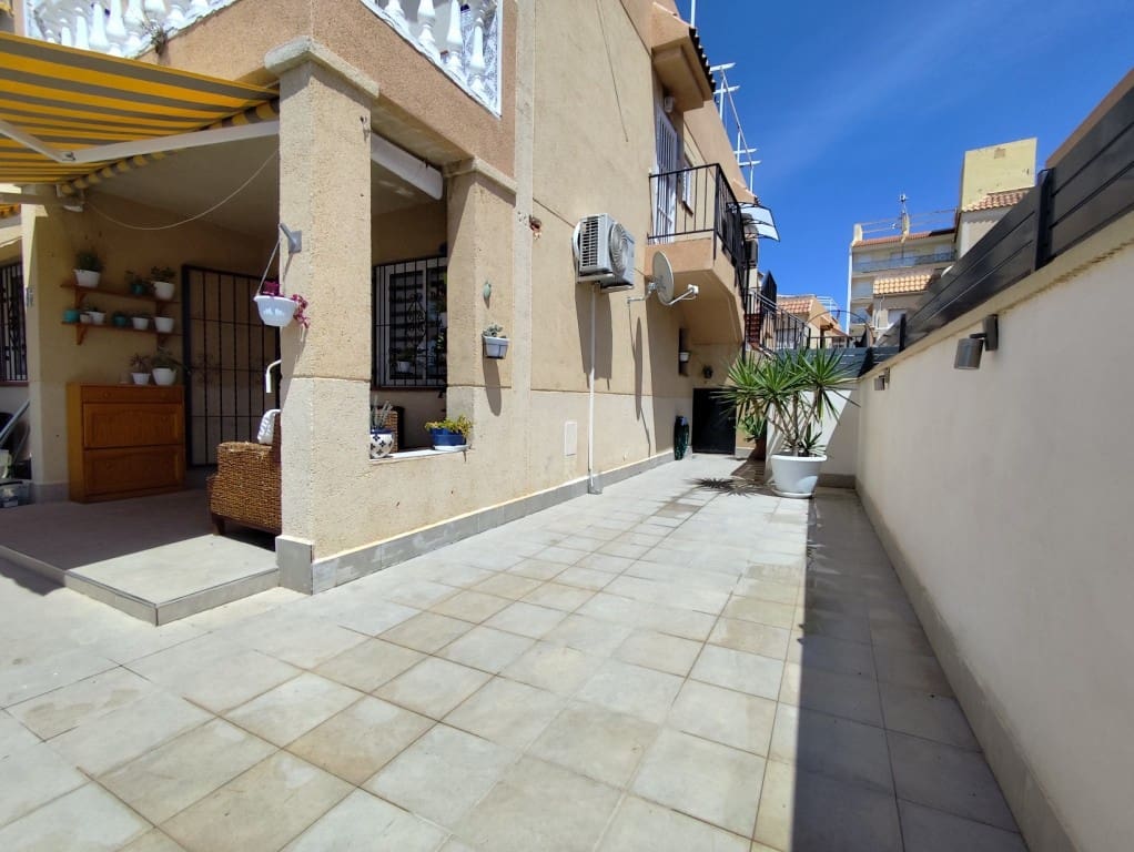 2 soverom Leilighet til salgs i Torrevieja med svømmebasseng - € 165 000 (Ref: 9838265)