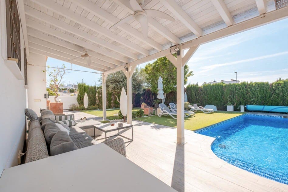 3 Zimmer Villa zu verkaufen in San Fulgencio mit Pool Garage - 495.000 € (Ref: 9857690)